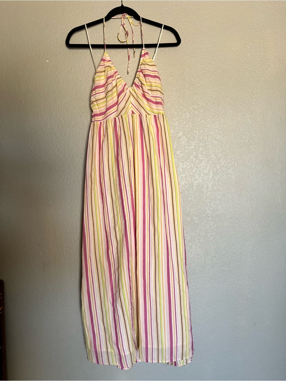 Old Navy Fit & Flare Striped Halter Maxi Dress | Multicolor Stripe Large - Picture 4 of 9